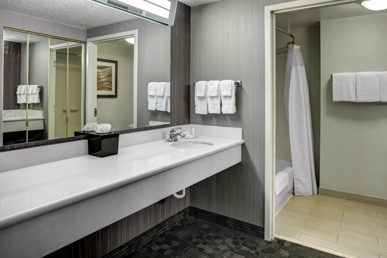 Courtyard By Marriott Cleveland Westlake Exterior foto
